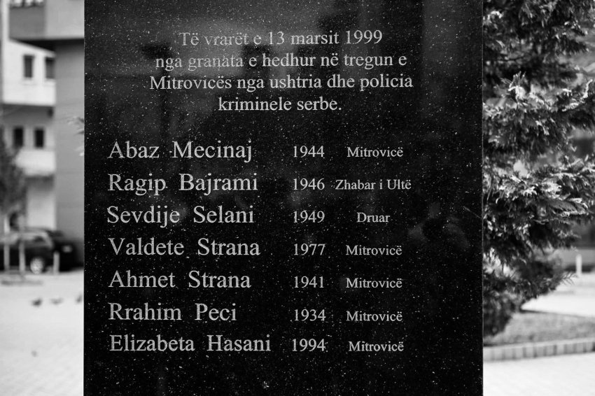 Kurti përkujton Masakrën në Tregun e Gjelbër dhe kërkon drejtësi për viktimat