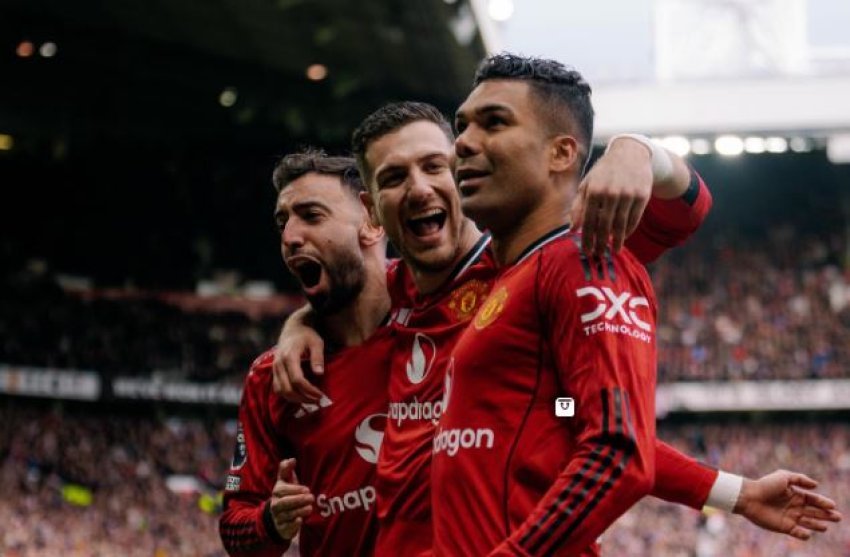 Manchester United fiton 3:1 ndaj Aston Villas dhe ngjitet në vendin e tretë