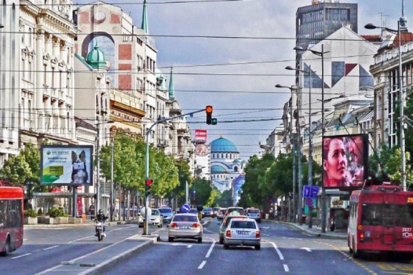 Serbia përkeqësohet si demokraci, renditet si autokraci zgjedhore