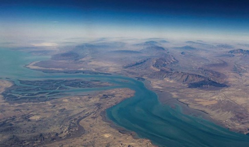 Irani paralajmëron për situatën e tensionuar në Ngushticën e Hormuzit