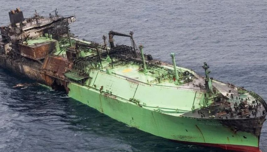 Anija cisternë ruse e dëmtuar kërcënon me katastrofë ekologjike në Mesdhe