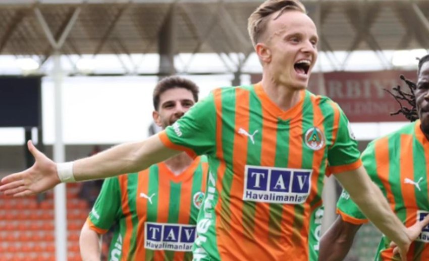 Florent Hadergjonaj shkëlqen me supergol dhe asistime në Turqi