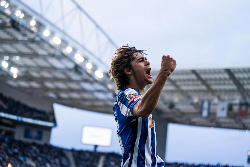 Newcastle synon talentin portugez Rodrigo Mora me 100 milionë euro