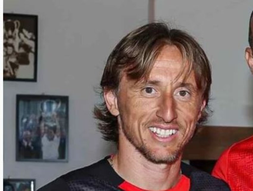 Allegri: E ardhmja e Modriç dhe gara për titullin në Serinë A