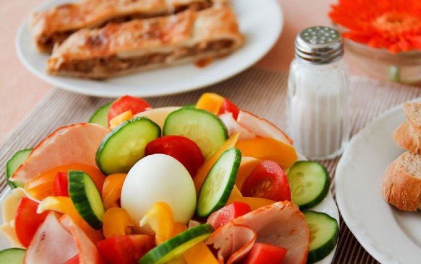 Ushqimet që duhen shmangur pas moshës 50-vjeçare për një shëndet më të mirë