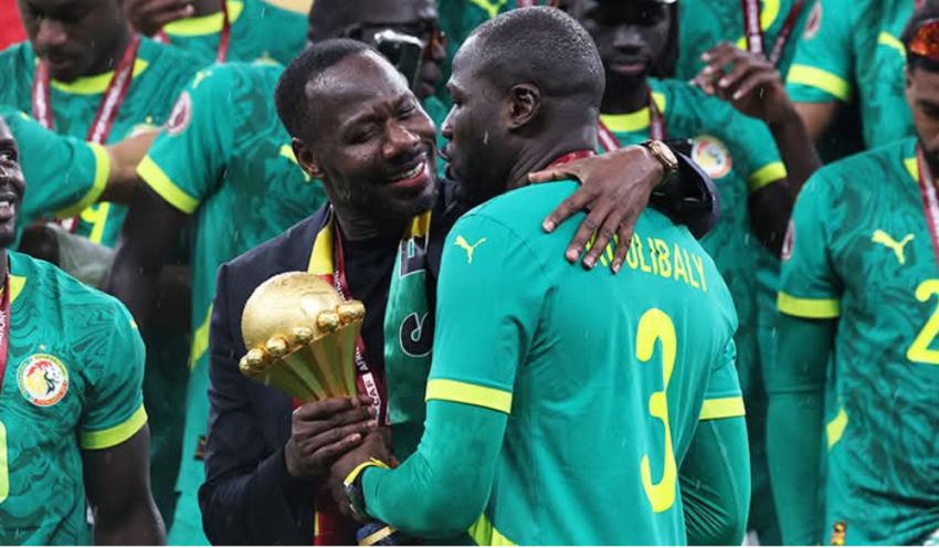 Trajneri i Senegalit dorëzon Kupën e Afrikës në ushtri për të kundërshtuar vendimin e CAF