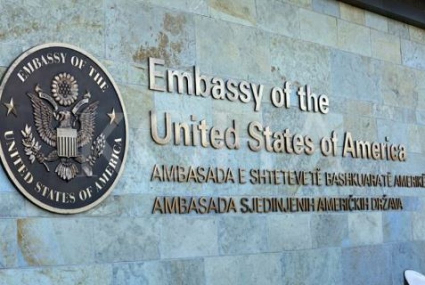 Ambasada Amerikane në Kosovë paralajmëron për rreziqe globale dhe kërkon vigjilencë të shtuar
