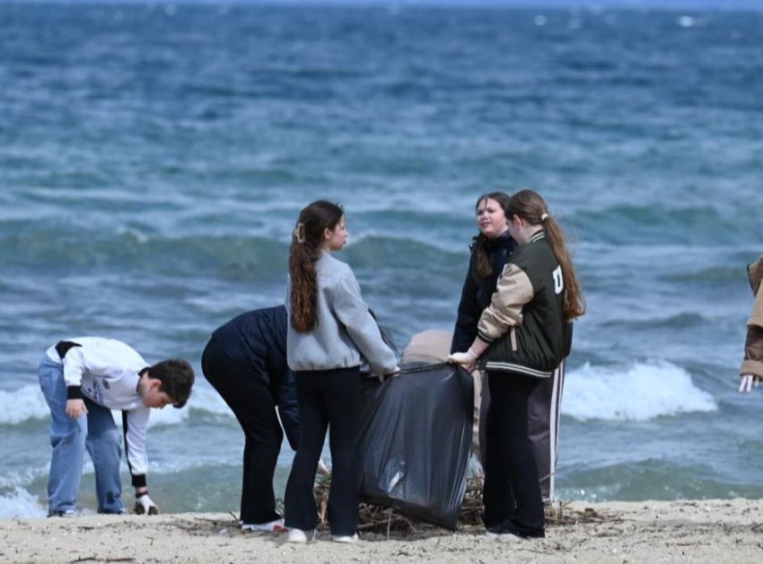 Pogradeci nis aksionin e pastrimit për sezonin turistik