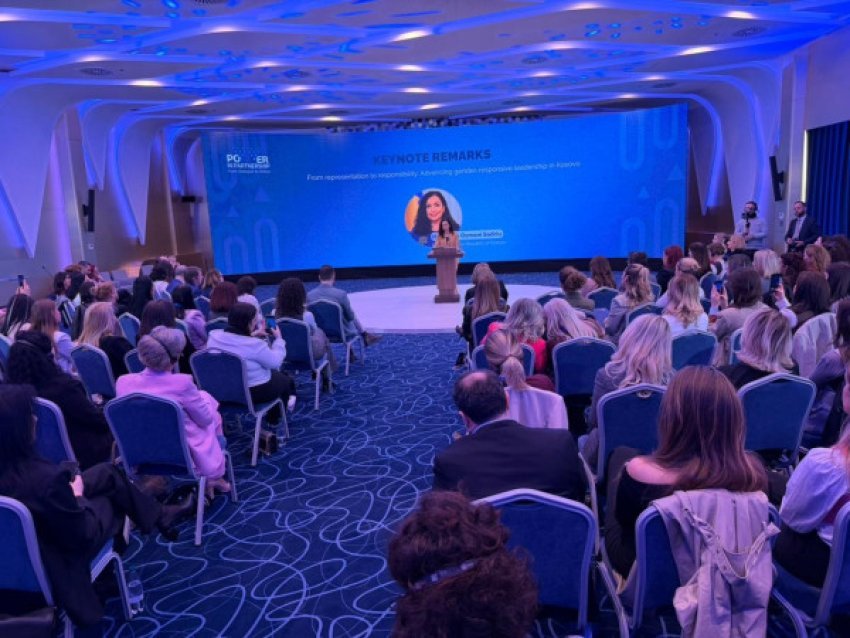 Vjosa Osmani denoncon fushatën baltosëse dhe rrezikun për demokracinë në Kosovë