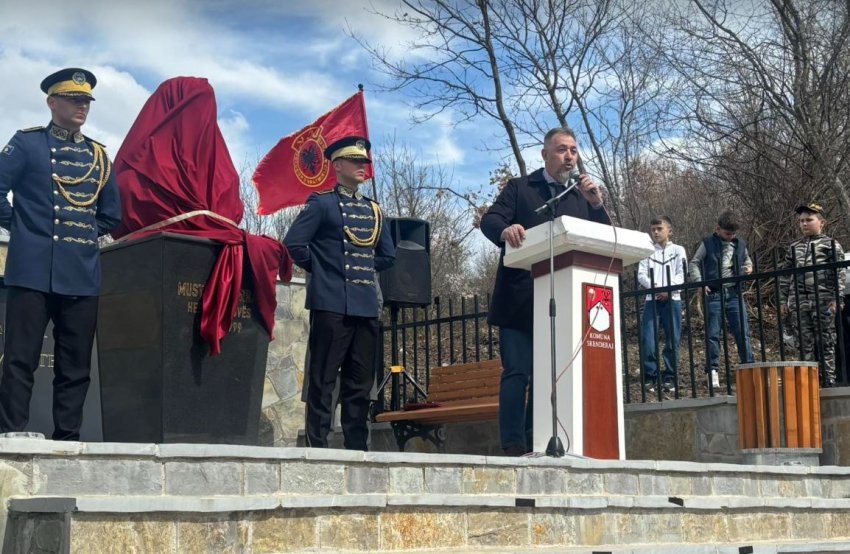 Zbulimi i bustit të Mustafë Qorrajt në 27-vjetorin e rënies së tij