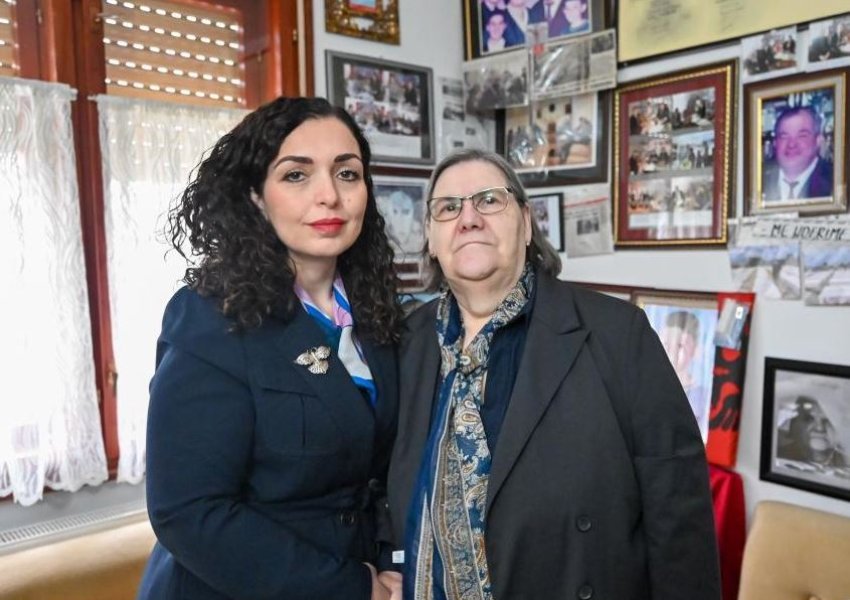 Vjosa Osmani përkujton Nënën Ferdonije dhe kërkesën për drejtësi 27 vjet pas masakrave