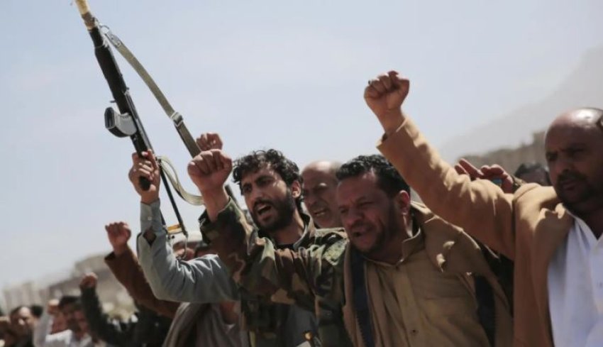 Rebelët Houthi marrin përgjegjësinë për sulmin me raketa ndaj Izraelit.