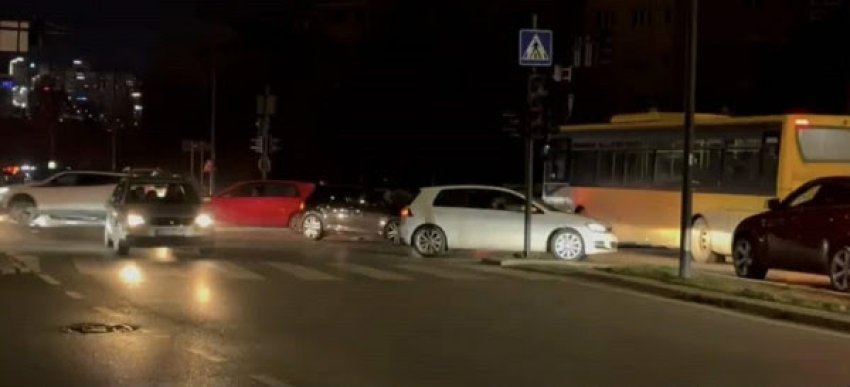 Shembja e dheut në Veternik shkakton ndërprerje të energjisë dhe dëme në infrastrukturë