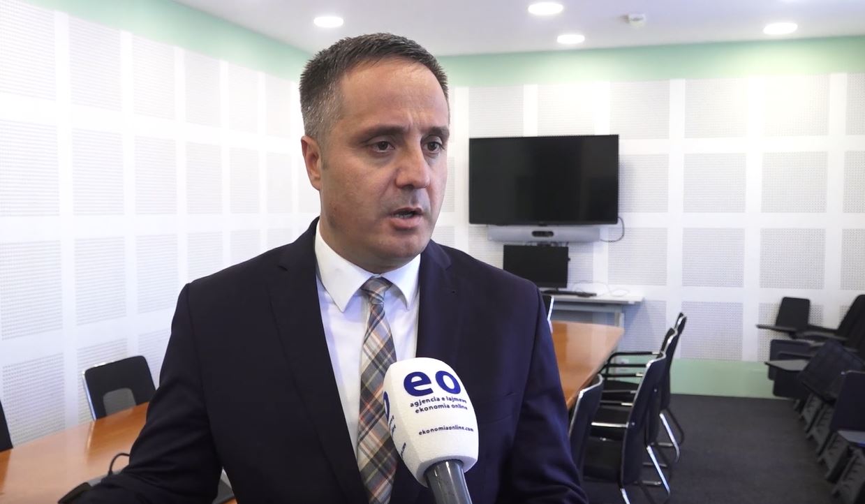 Selmanaj kundërshton heqjen e logos së Presidencës së Kosovës