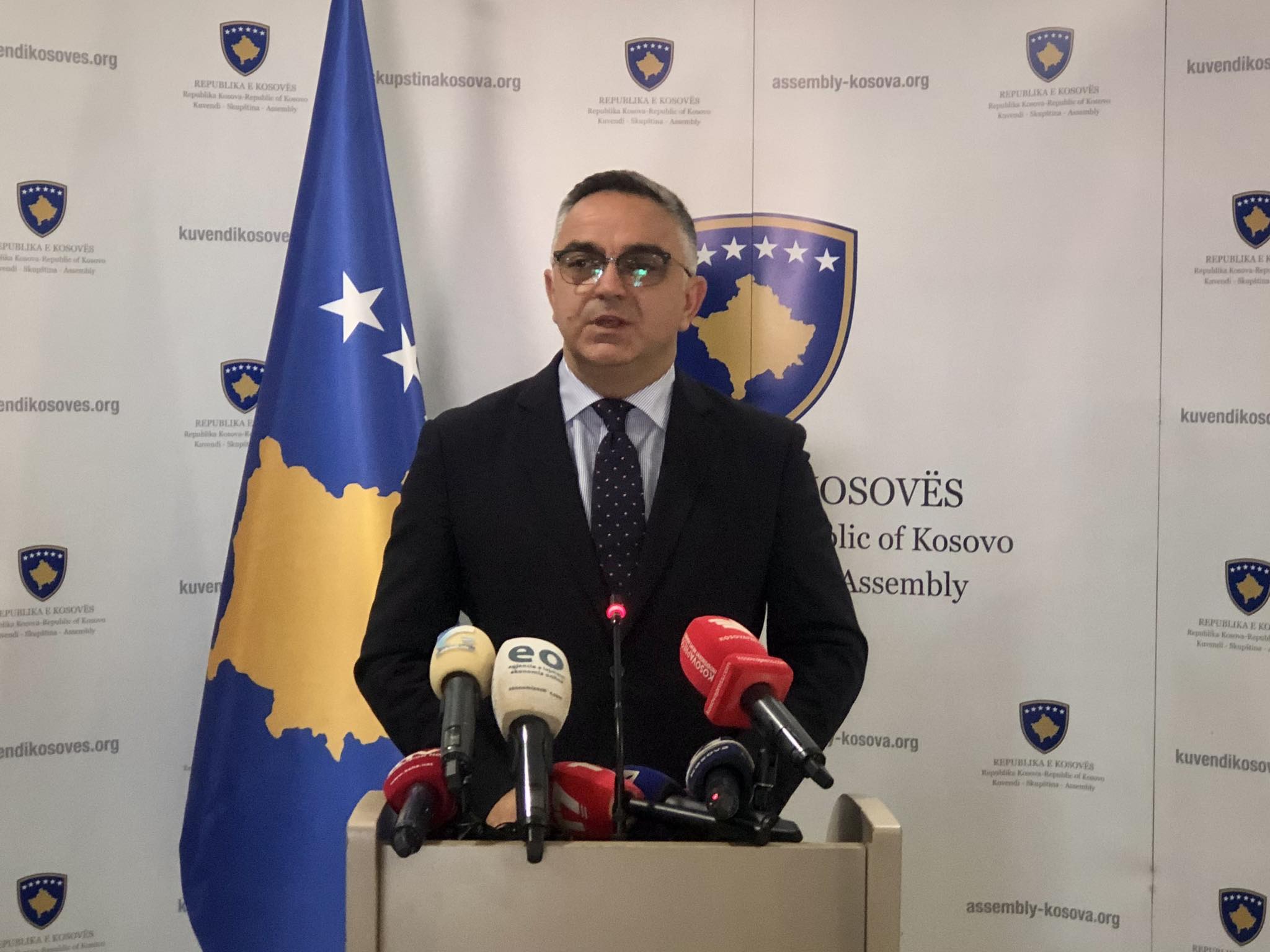 Kritikë për mungesën e transparencës në takimet e Kurtit me opozitën për presidentin