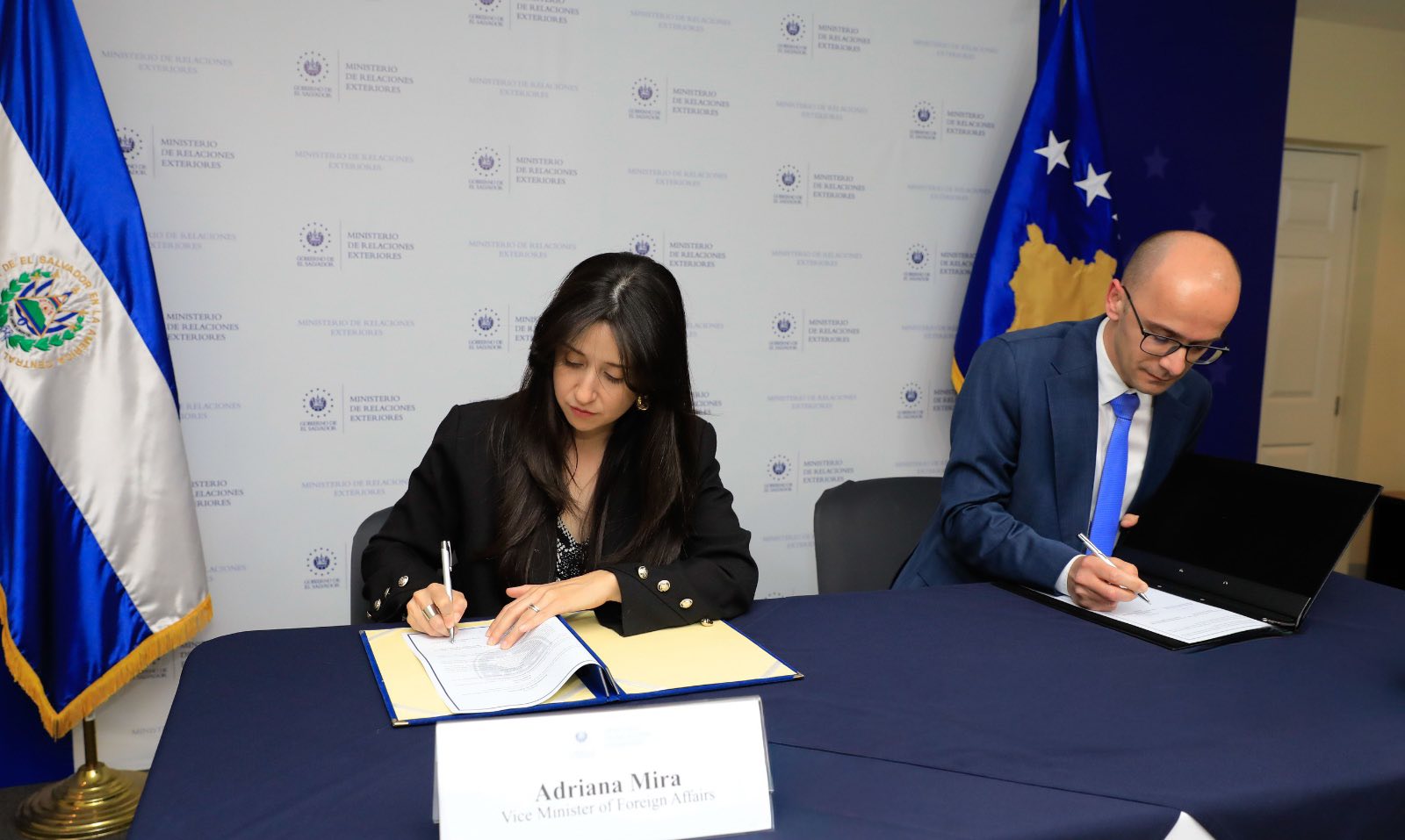 Kosova dhe El Salvadori nënshkruajnë Marrëveshjen për Konsultime Politike dhe Memorandumin e Bashkëpunimit në Fushën e Kulturës.