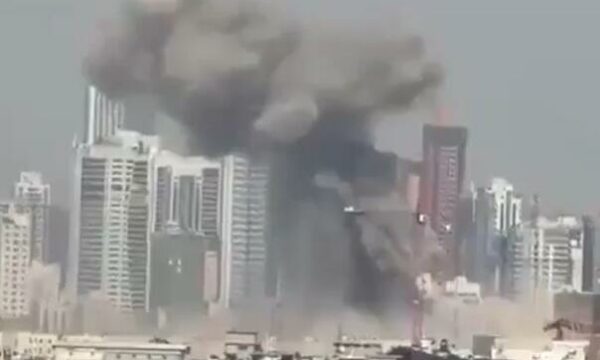 Copëzat e një droni të rrëzuar plagosin gjashtë persona në Abu Dhabi