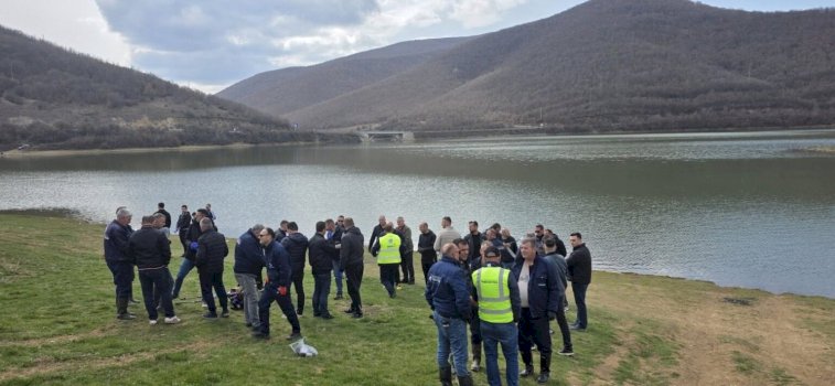 Pastrimi i Liqenit të Badocit me angazhimin e vullnetarëve