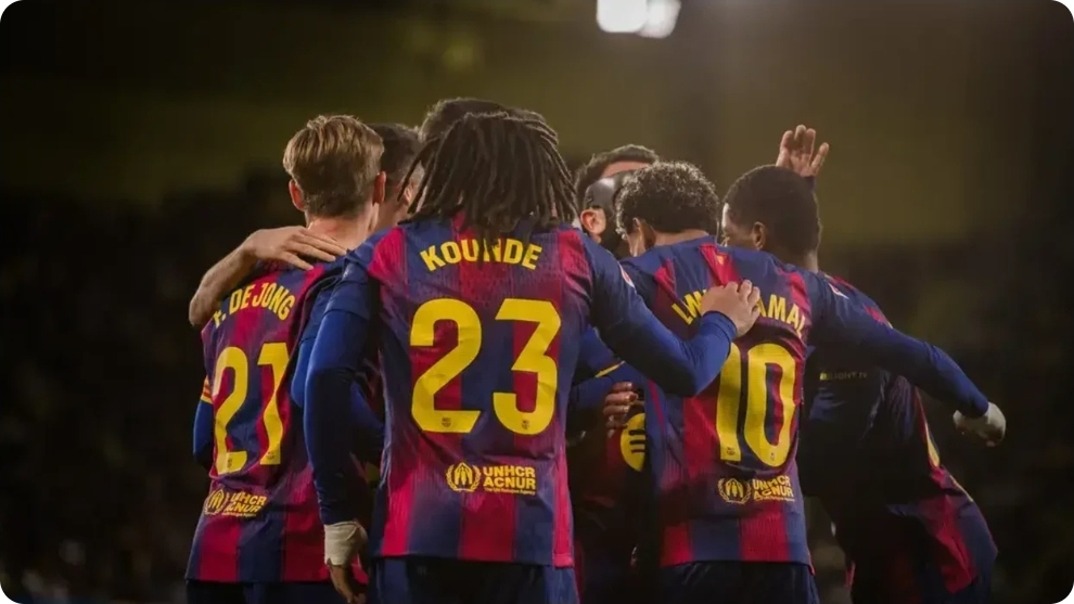 Barcelona synon mbrojtësin e Cityt Nathan Ake për të forcuar mbrojtjen