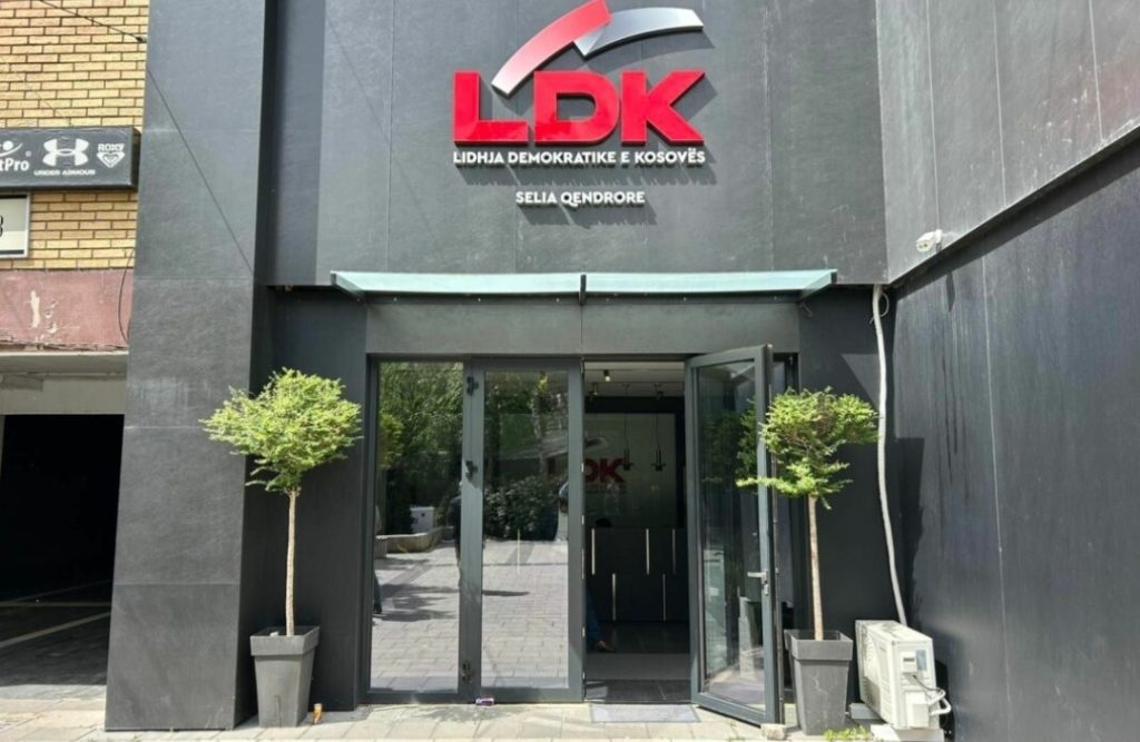 LDK konfirmon konferencën për media me Visar Azemin për skandalin e njehsorëve elektrikë në orën 13:00 në Selinë Qendrore.