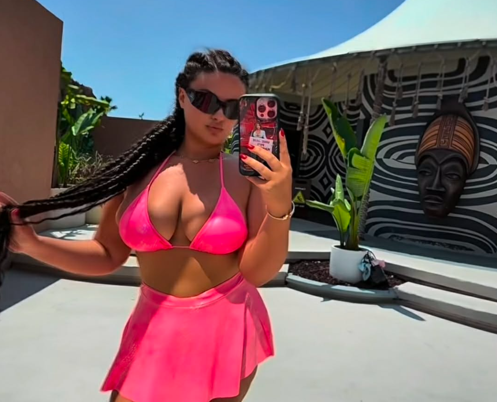 Enca ndez rrjetin me video provokuese duke tundur gjoksin