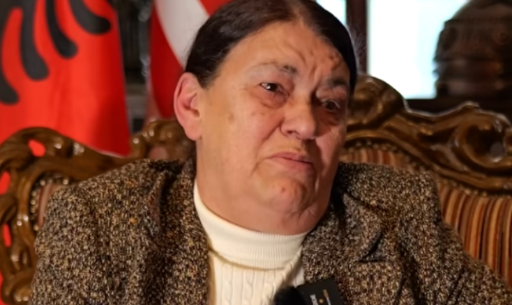 Rukë Haradinaj përjeton dhimbjen e humbjes së tre djemve në pranverë