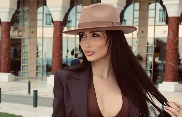 Xheneta Fetahu mahnit me stilin dhe bukurinë në Greqi