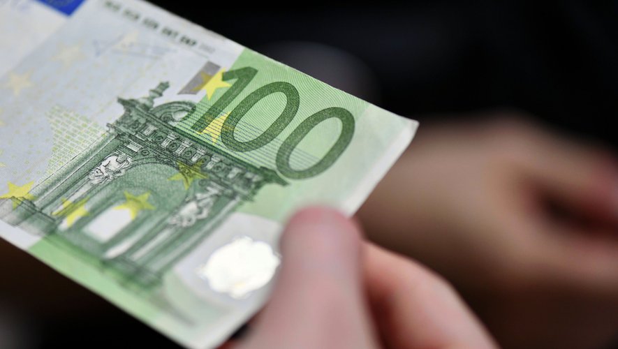 Stacioni i Autobusëve në Prishtinë shpërndan nga 100 euro për punonjësit për Bajram