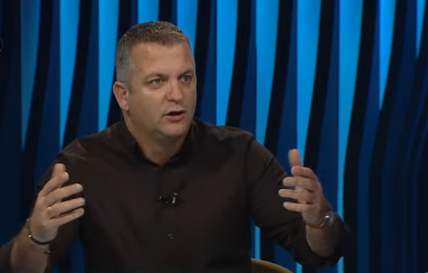 Muhaxheri vlerëson se mungesa e reagimeve nga LDK-ja tregon se Osmani ka terrenin e lehtë për t’u rikthyer në këtë parti.