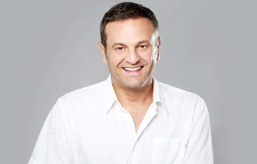 Sinan Vllasaliu përgatitet për koncertin madhështor në Amerikë me orkestrën e tij