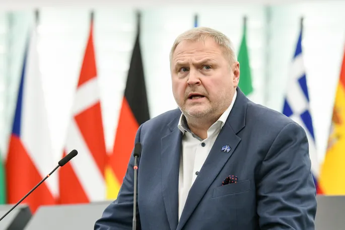 Raporti i Parlamentit Evropian: Viti 2025, vit i humbur për Kosovën