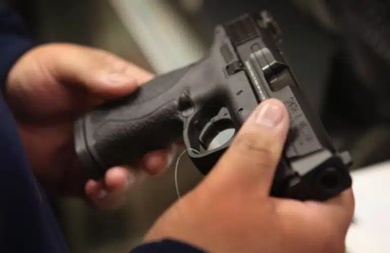 Sekuestrohen 6 armë dhe shqiptohen mbi 3,700 gjoba trafiku në Prishtinë gjatë një jave