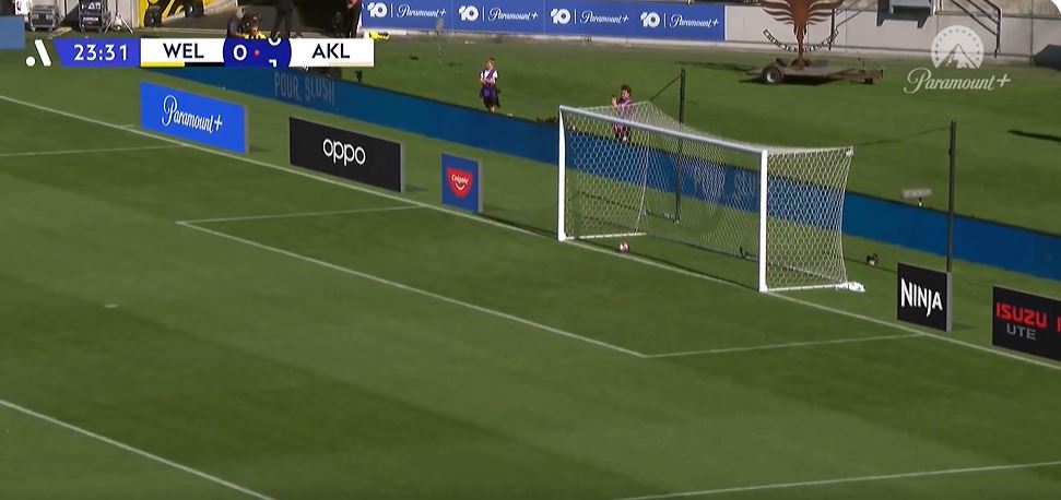 Gol spektakolar nga 70 metra në ndeshjen Wellington Phoenix – Auckland FC në Australi