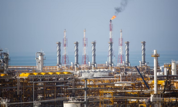 Sulmi izraelit në fushën kyçe të gazit iranian shkakton krizë energjetike dhe tensione rajonale