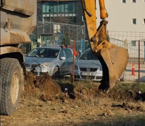 Nisin punimet për ndërtimin e rrethit në dalje të rrugës Prishtinë-Gjilan, njofton kryetari Përparim Rama.