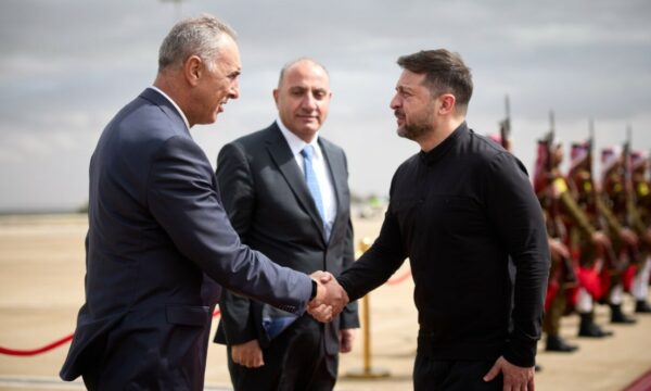 Zelensky forcon aleancat në Lindjen e Mesme, vendet e Gjirit ofrojnë mbështetje ushtarake për Ukrainën