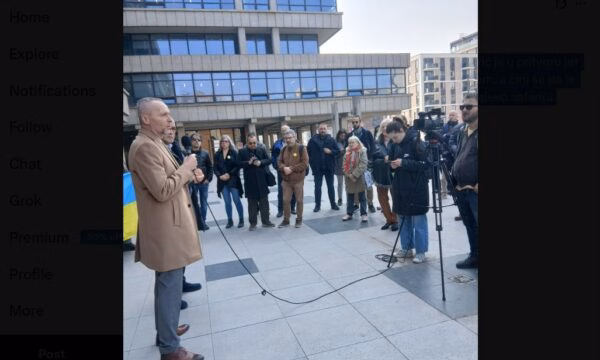 Protesta në Beograd për lirimin e avokatit që denoncoi presidentin Vuçiq në aferën “Sarajevo Safari”