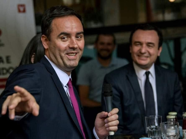 Lëvizja Vetëvendosje ka dy kandidatë për president, Glauk Konjufcën dhe Salih Zyban.