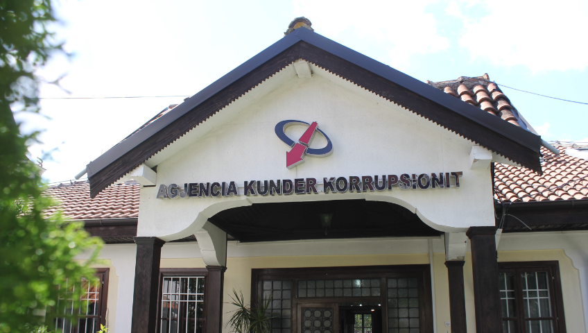 140 zyrtarë publikë që nuk kanë deklaruar pasurinë janë në prag të gjobave.