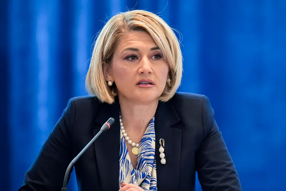 Ministrja Kusari Lila dënon kërcënimet ndaj presidentes Osmani