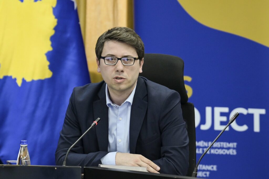 Murati kundërshton dekretin e Osmanit për shpërndarjen e Kuvendit, e cilëson anti-kushtetues