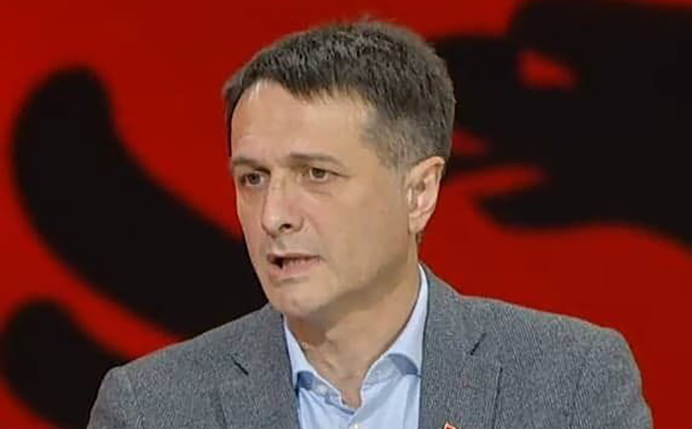 Murati: Koalicioni Kurti-Osmani, “martesë interesi” dhe izolimi ndërkombëtar i Kurtit