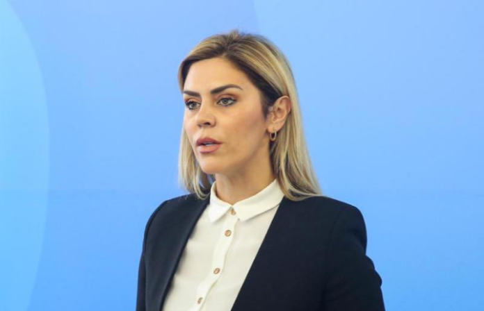 Blerta Deliu mohon kërkesat për hise në pushtet nga takimet e Hamzës me Kurtin