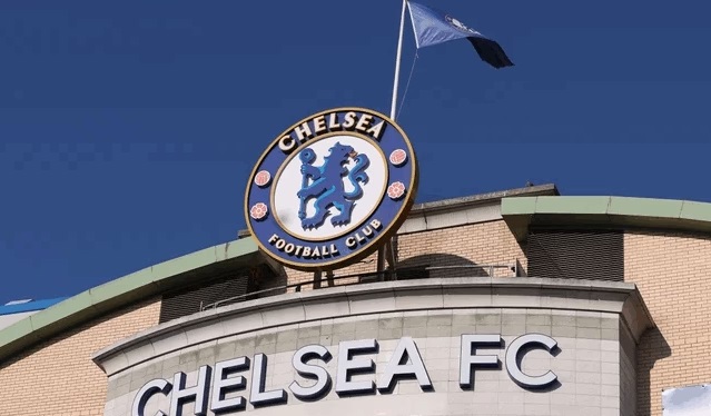 Chelsea gjobitet me 10.75 milionë funte dhe merr ndalim transferimesh të pezulluar për dy vjet nga Premier League.