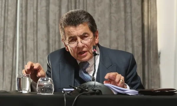 Geoffrey Nice paralajmëron kujdes për padinë e Kosovës ndaj Serbisë për gjenocid