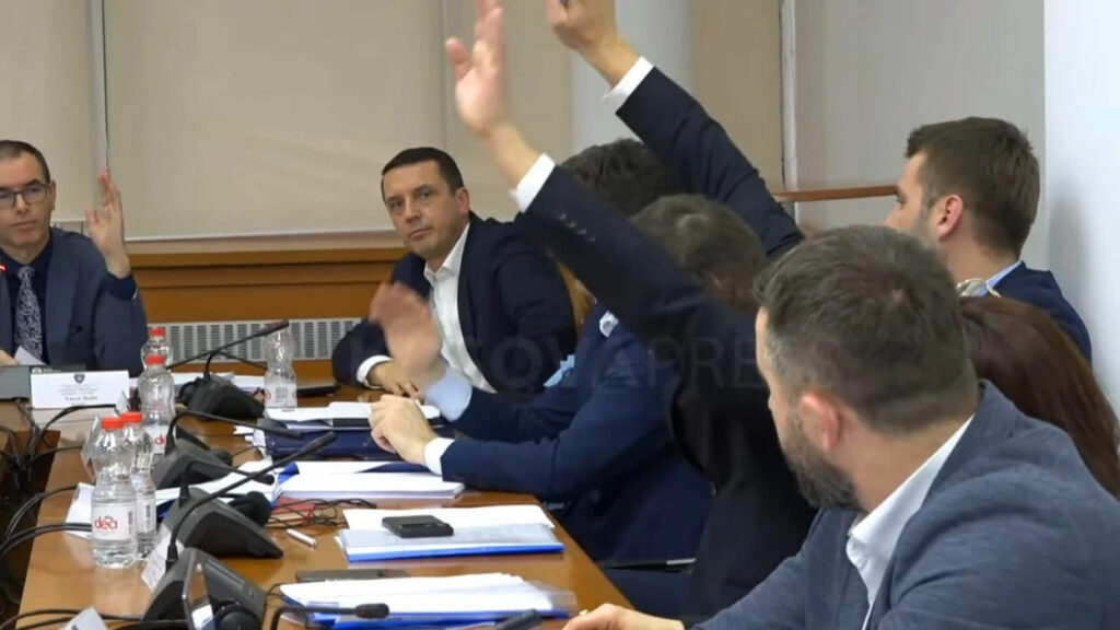 Komisioni për Buxhet miraton dyfishimin e mbështetjes financiare për ish-krerët e UÇK-së në Hagë me katër vota për, tri kundër dhe dy abstenime.