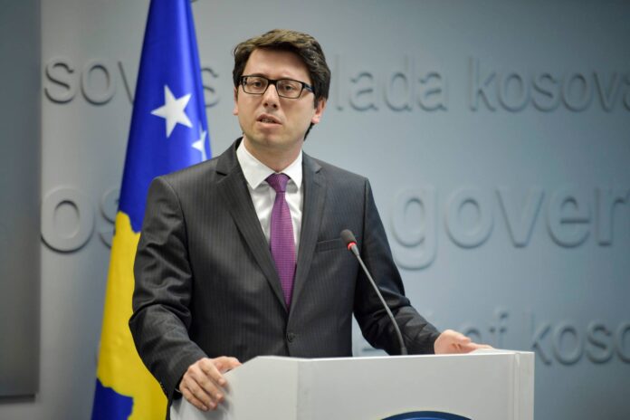 Murati sqaron pagesën e 13-të për lehonat në sektorin publik