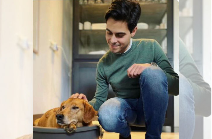 Kryeministri holandez Rob Jetten adopton qenin endacak nga Kosova