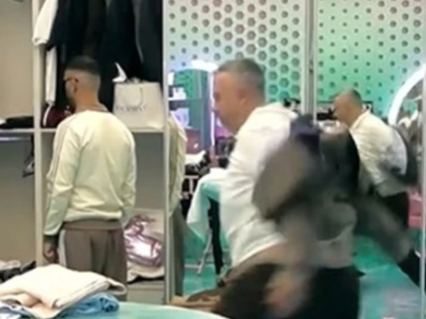 Momenti qesharak kur Rogerti frikësohet nga një mizë në Big Brother VIP