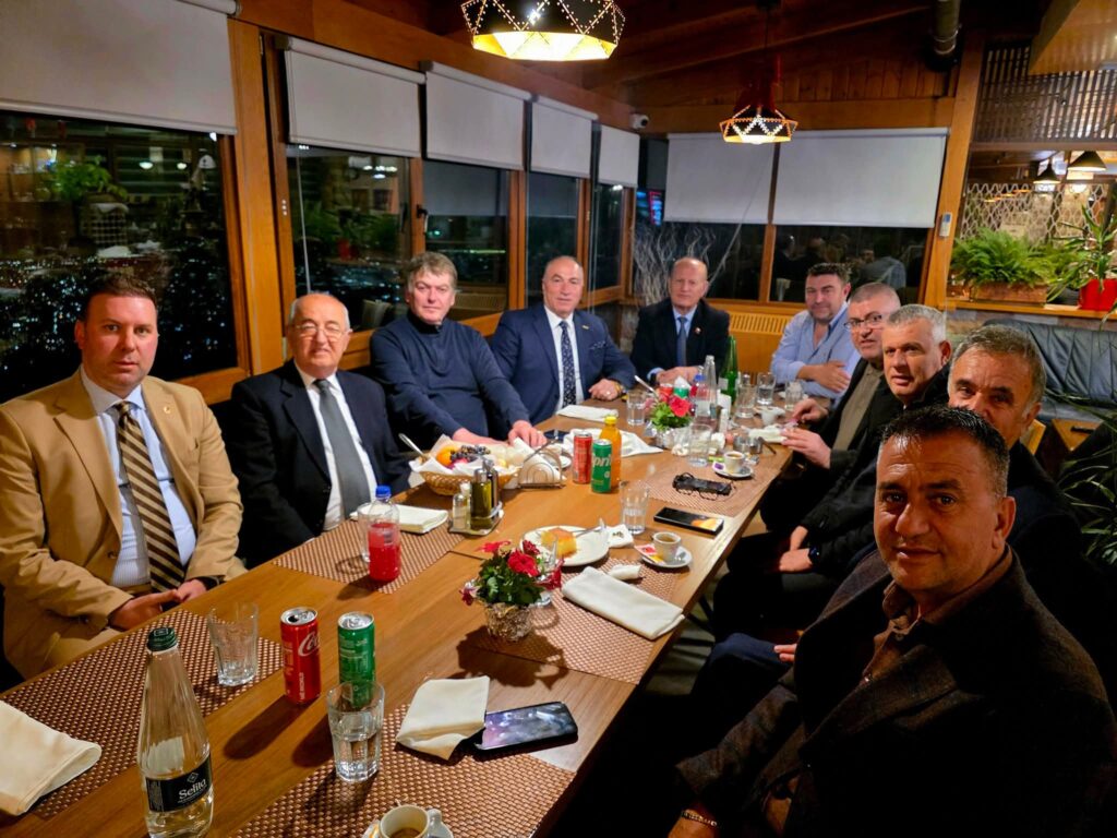 Iftari miqësor në Panorama Dajt mbledh personalitete të njohura shqiptare